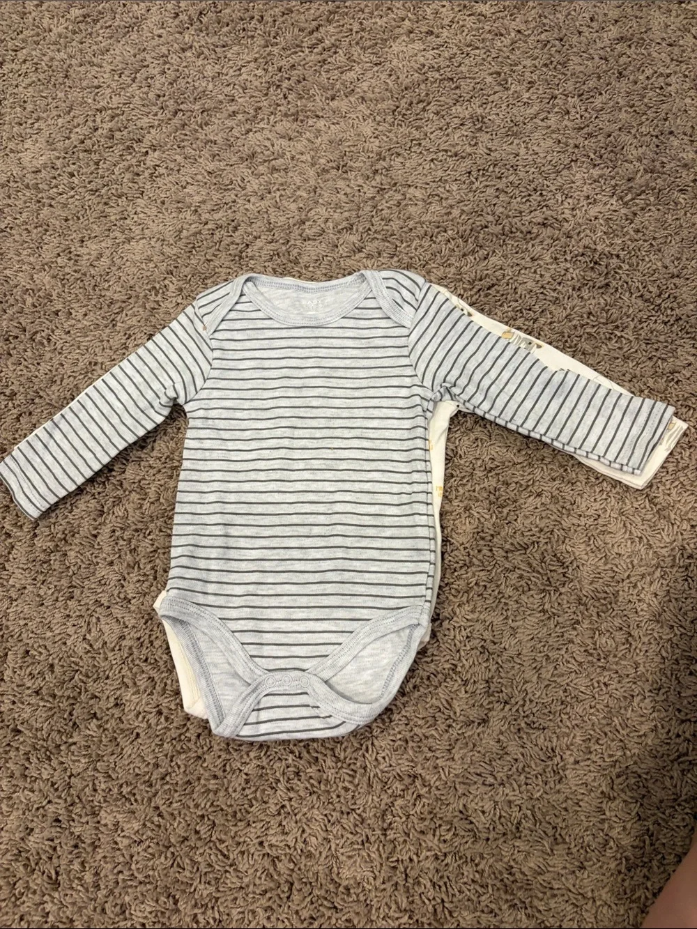 2 baby Long-Sleeve Printed One-Piece Halloween Bodysuit